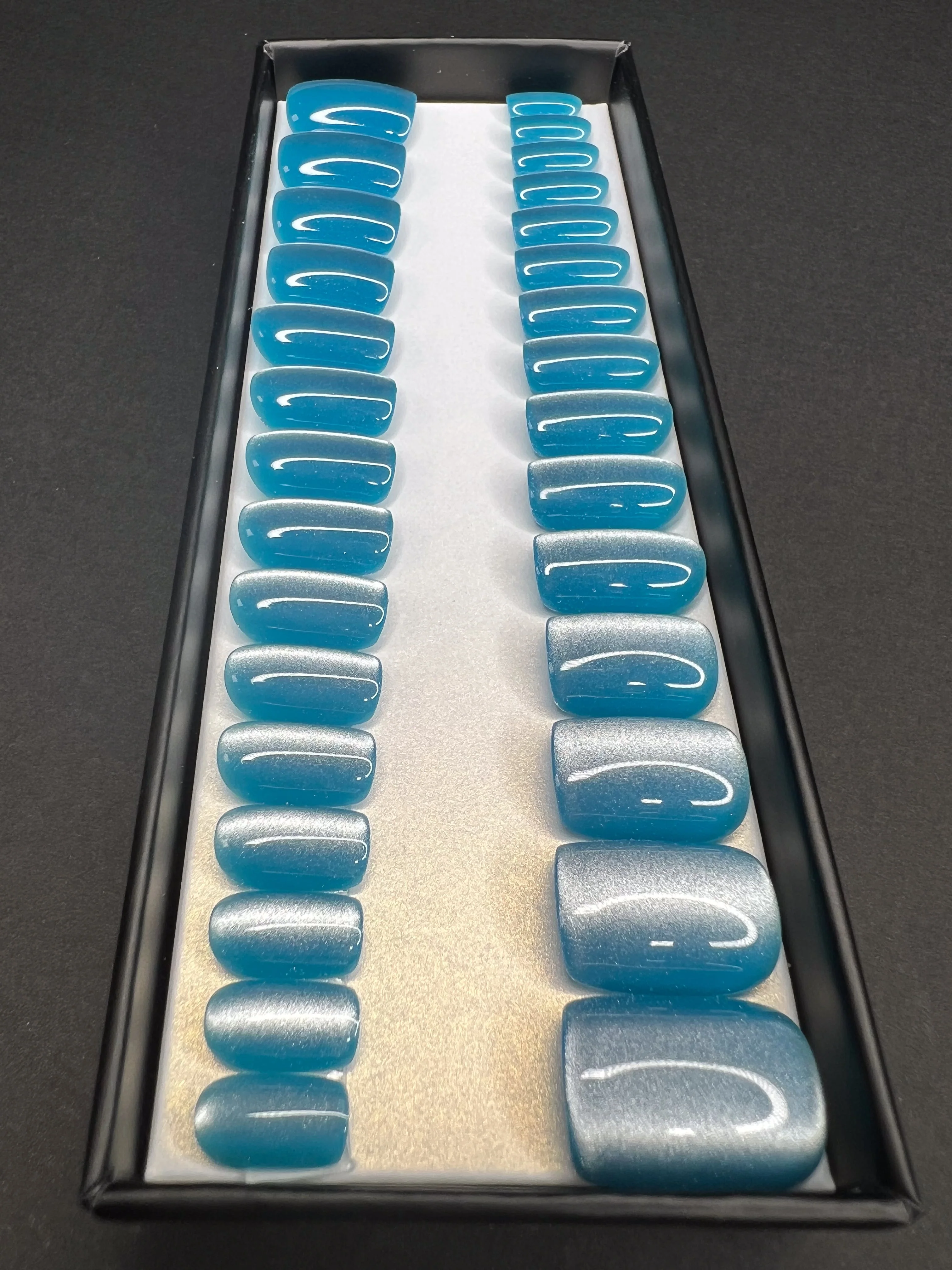 Ultra blue - Image 2